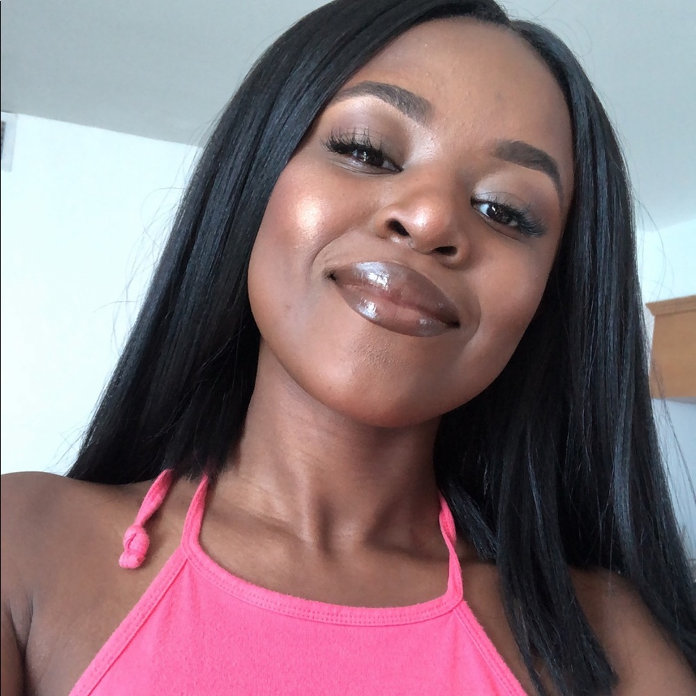 Meet your Posher, Nyolie